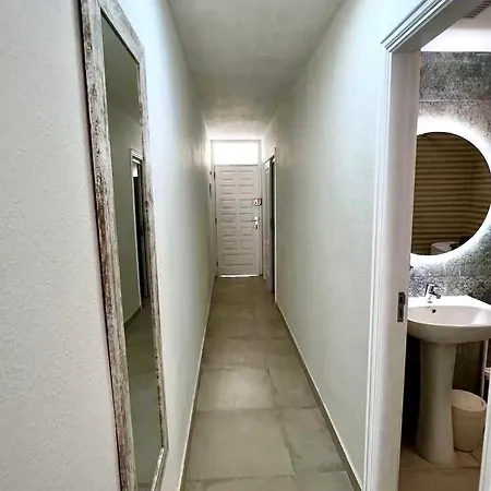 Fantastic View 1 Bed Апартаменты *